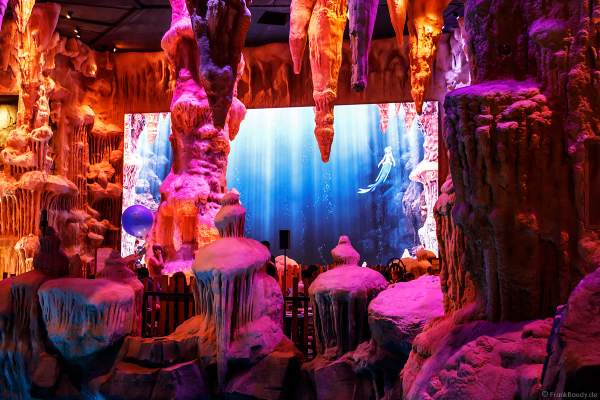 Land der Wassernixen und Wasserfällen in der Wasserwelt RULANTICA des Europa-Park