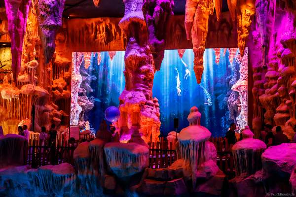 Land der Wassernixen und Wasserfällen in der Wasserwelt RULANTICA des Europa-Park