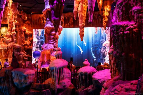 Land der Wassernixen und Wasserfällen in der Wasserwelt RULANTICA des Europa-Park