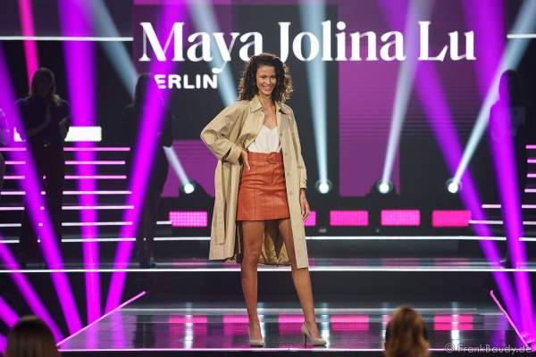 Miss Berlin, Maya Jolina Lu Wicht auf dem Laufsteg beim Miss Germany 2020 Finale in der Europa-Park Arena am 15.02.2020