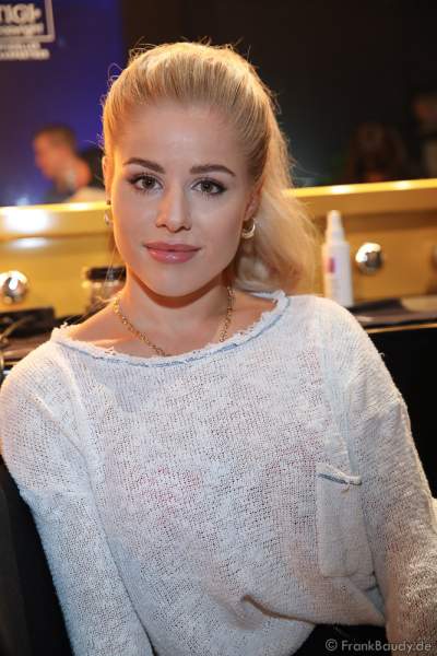 Miss Sachsen-Anhalt, Theresa Schultheiß Backstage am Nachmittag bei den Vorbereitungen für das Miss Germany 2020 Finale in der Europa-Park Arena am 15.02.2020