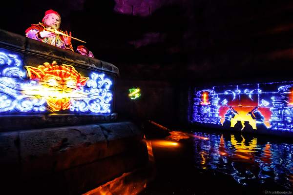 Der Pirat Bartholomeus van Robbemond mit dem magischen Dolch - "Der Feuertiger" bei den PIRATEN IN BATAVIA im Europa-Park am 28. Juli 2020