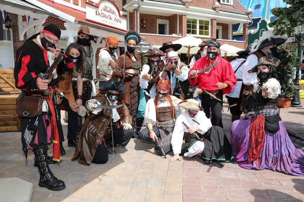 Die Piraten bei der Wiedereröffnung der PIRATEN IN BATAVIA im Europa-Park am 28. Juli 2020