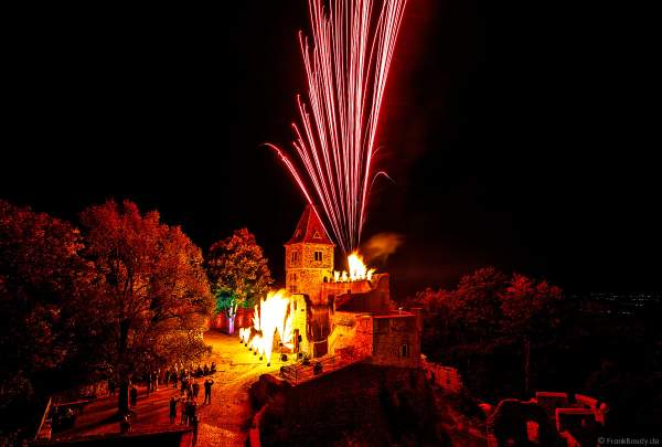 Flammenshow mit Feuerwerk zum 50-jährigen Jubiläum des Restaurants auf Burg Frankenstein am 10.09.2020