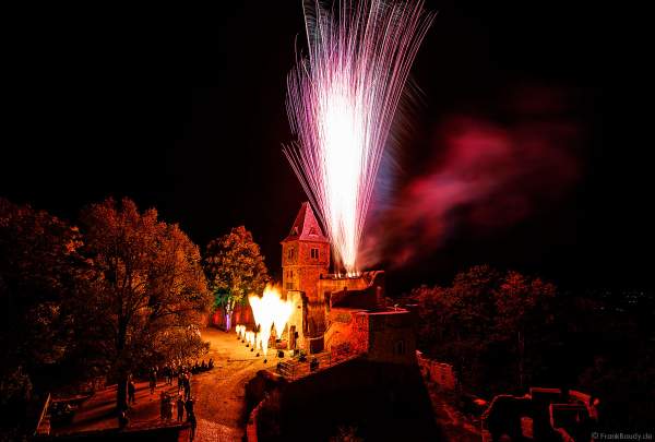 Flammenshow mit Feuerwerk zum 50-jährigen Jubiläum des Restaurants auf Burg Frankenstein am 10.09.2020