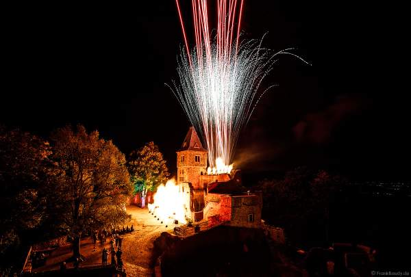 Flammenshow mit Feuerwerk zum 50-jährigen Jubiläum des Restaurants auf Burg Frankenstein am 10.09.2020