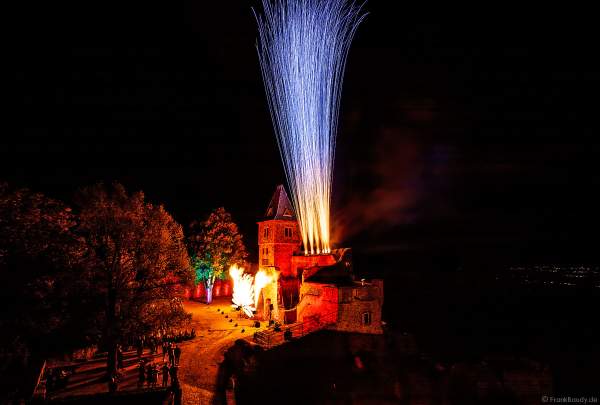 Flammenshow mit Feuerwerk zum 50-jährigen Jubiläum des Restaurants auf Burg Frankenstein am 10.09.2020