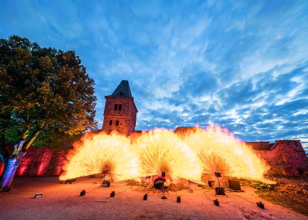 Proben zur Flammenshow zum 50-jährigen Jubiläum des Restaurants auf Burg Frankenstein am 10.09.2020