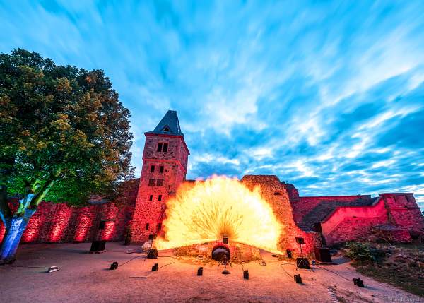Proben zur Flammenshow zum 50-jährigen Jubiläum des Restaurants auf Burg Frankenstein am 10.09.2020
