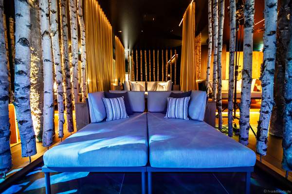 Für die Gäste von HYGGEDAL gibt es zahlreiche Liegen und Sofas zum Relaxen und Träumen