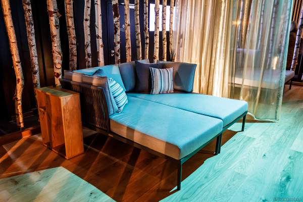 Für die Gäste von HYGGEDAL gibt es zahlreiche Liegen und Sofas zum Relaxen und Träumen