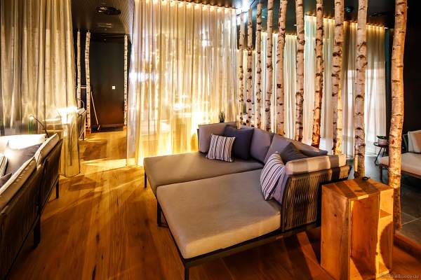 Für die Gäste von HYGGEDAL gibt es zahlreiche Liegen und Sofas zum Relaxen und Träumen