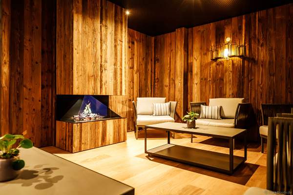 Das gemütliche Kaminzimmer im Ruhe- und Saunabereich HYGGEDAL in der Wasserwelt Rulantica bei der Einweihung am 15. Oktober 2020 im Europa-Park