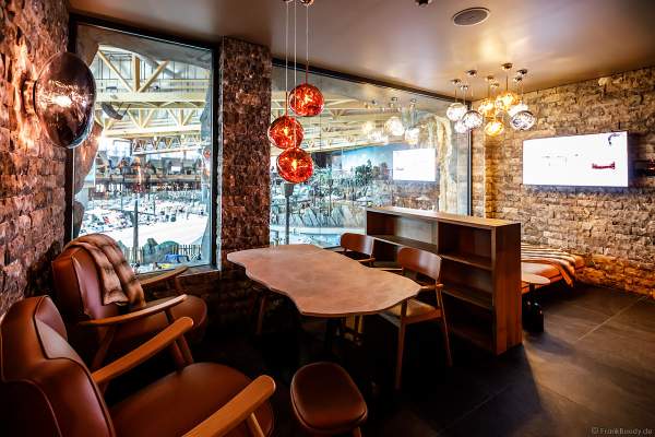 "Hygge Supreme Hydda" – eine exklusive Top Suite für bis zu vier Personen mit einmaliger Aussicht auf die Wasserwelt mit privater Sauna sowie zahlreichen Zusatzangeboten