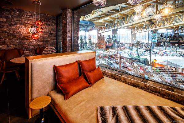 "Hygge Supreme Hydda" – eine exklusive Top Suite für bis zu vier Personen mit einmaliger Aussicht auf die Wasserwelt mit privater Sauna sowie zahlreichen Zusatzangeboten