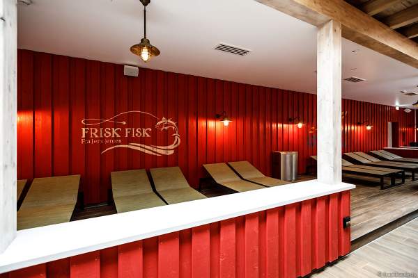 Ein weiterer Ruheraum vor den Saunen im Ruhe- und Saunabereich HYGGEDAL in der Wasserwelt Rulantica bei der Einweihung am 15. Oktober 2020 im Europa-Park