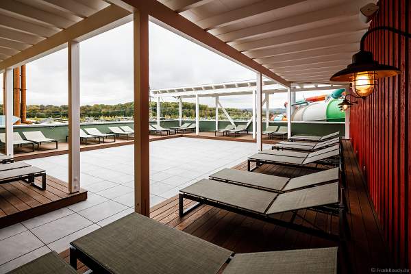 Die 200 Quadratmeter umfassenden Außenterrasse des Ruhe- und Saunabereich HYGGEDAL in der Wasserwelt Rulantica am 15. Oktober 2020 im Europa-Park