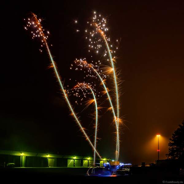 Crackling Bird - Xplode beim Silvesterfeuerwerk-Vorschießen der Firma Beisel Pyrotechnik 2020-2021 - E210 Event-Hangar Rheinmünster Baden