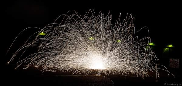 Big Whoppers - Lesli beim Silvesterfeuerwerk-Vorschießen der Firma Beisel Pyrotechnik 2020-2021 - E210 Event-Hangar Rheinmünster Baden