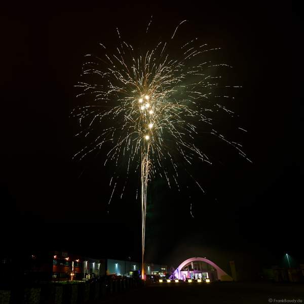 Silvesterfeuerwerk-Vorschießen der Firma Beisel Pyrotechnik 2020-2021 - E210 Event-Hangar Rheinmünster Baden