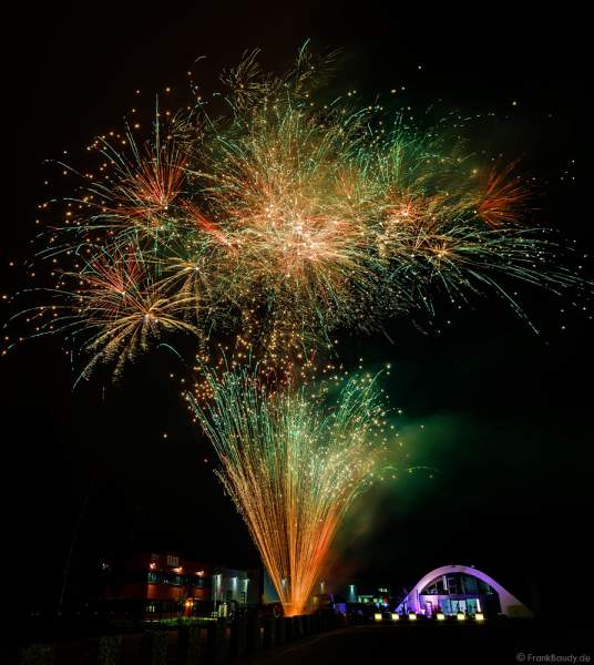 Silvesterfeuerwerk-Vorschießen der Firma Beisel Pyrotechnik 2020-2021 - E210 Event-Hangar Rheinmünster Baden