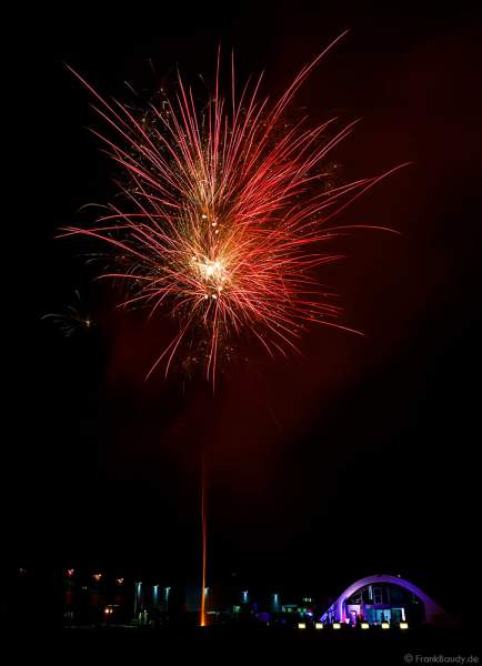 Silvesterfeuerwerk-Vorschießen der Firma Beisel Pyrotechnik 2020-2021 - E210 Event-Hangar Rheinmünster Baden