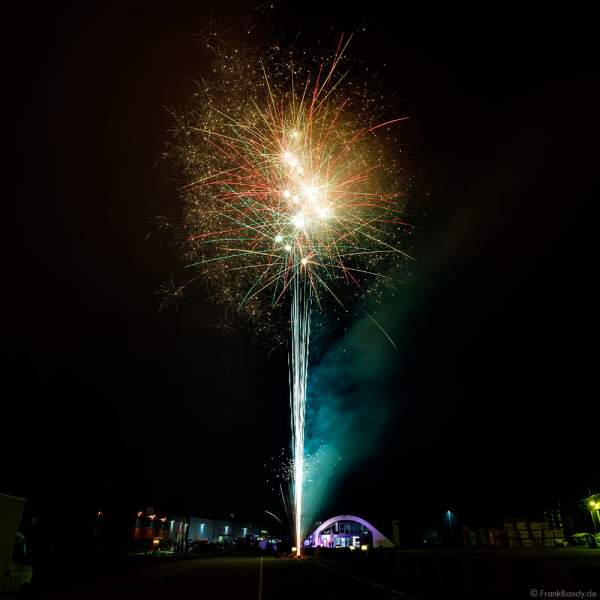 Silvesterfeuerwerk-Vorschießen der Firma Beisel Pyrotechnik 2020-2021 - E210 Event-Hangar Rheinmünster Baden