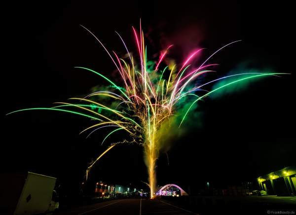 Silvesterfeuerwerk-Vorschießen der Firma Beisel Pyrotechnik 2020-2021 - E210 Event-Hangar Rheinmünster Baden