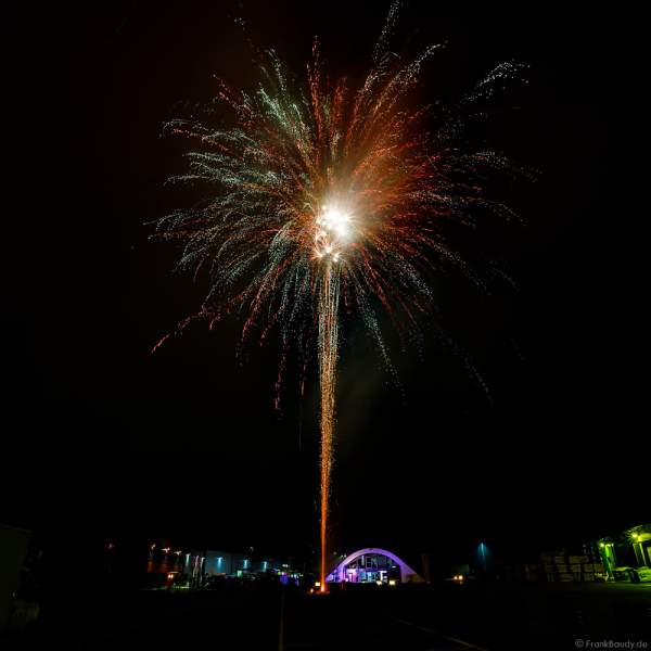 Silvesterfeuerwerk-Vorschießen der Firma Beisel Pyrotechnik 2020-2021 - E210 Event-Hangar Rheinmünster Baden