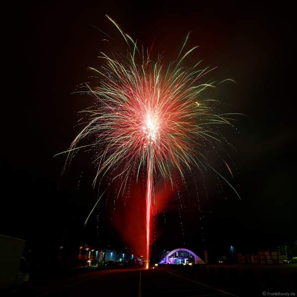 Silvesterfeuerwerk-Vorschießen der Firma Beisel Pyrotechnik 2020-2021 - E210 Event-Hangar Rheinmünster Baden