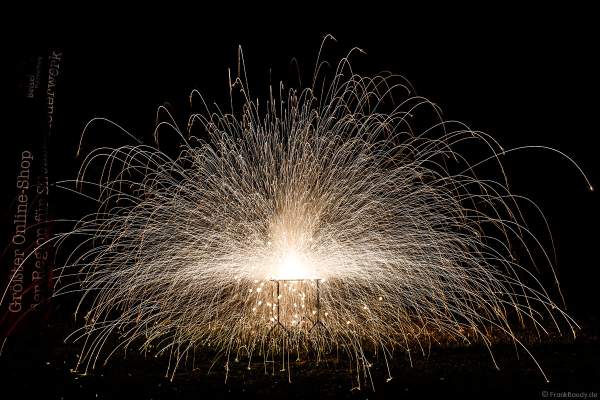 Große Vorführung von Feuerwerksartikel bei der XXL LIVE Böllertour