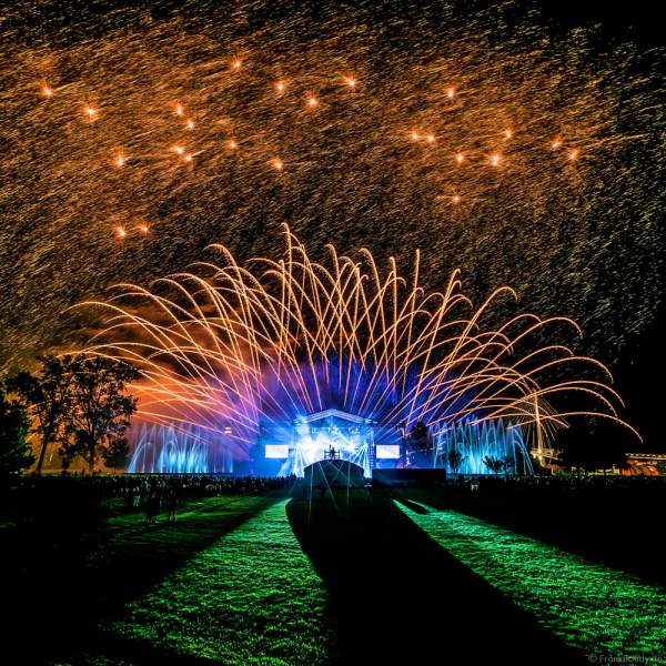 SYMPHONIE DES ARTS mit Feuerwerk und Wassershow beim Sommerfestival in Straßburg am 3. Juli 2021