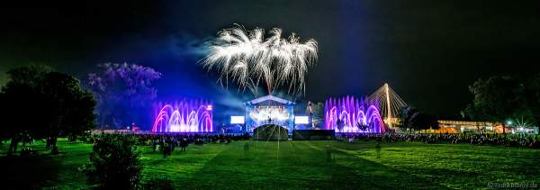 SYMPHONIE DES ARTS mit Feuerwerk und Wassershow beim Sommerfestival in Straßburg am 3. Juli 2021