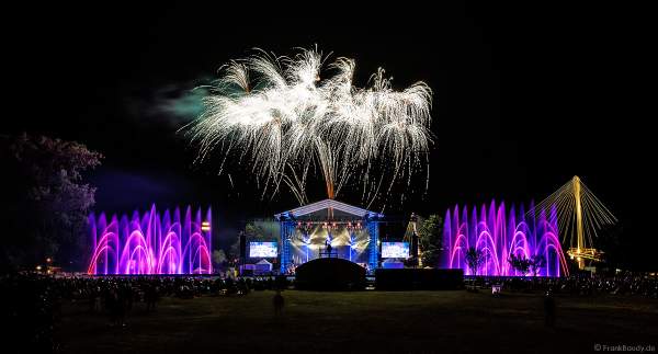 SYMPHONIE DES ARTS mit Feuerwerk und Wassershow beim Sommerfestival in Straßburg am 3. Juli 2021