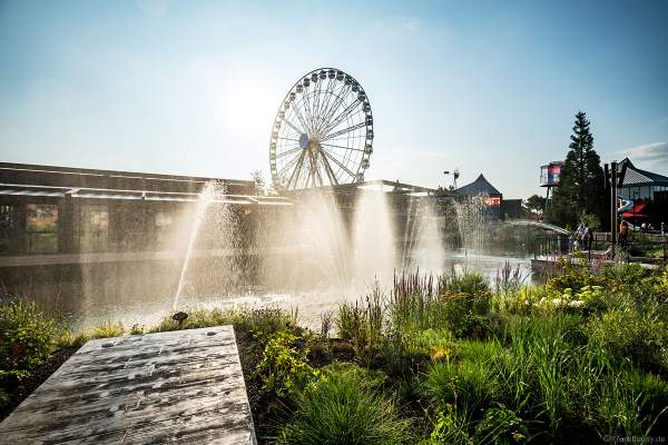 Musikalische Wasserspiele in der Shopping Promenade Coeur Alsace, Vendenheim bei Straßburg - Frankreich