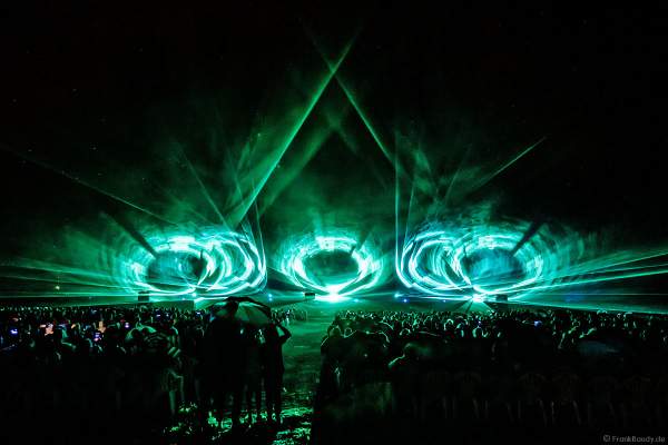 Open Air Festival Vents d’Est 2021 mit Wassershow und Laser bei Art et Lumière Furdenheim bei Straßburg