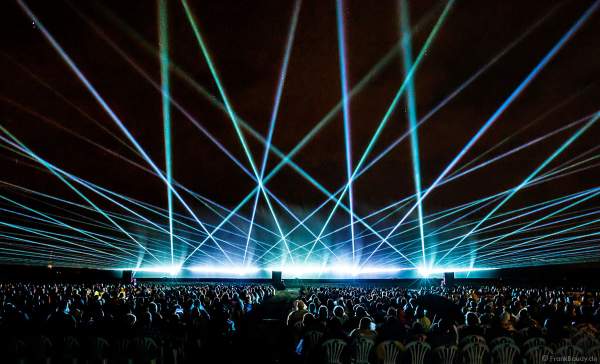 Open Air Festival Vents d’Est 2021 mit Wassershow und Laser bei Art et Lumière Furdenheim bei Straßburg
