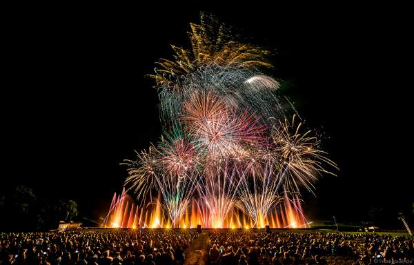 Open Air Festival Vents d’Est 2021 mit Wassershow, Laser und Feuerwerk in Furdenheim bei Straßburg