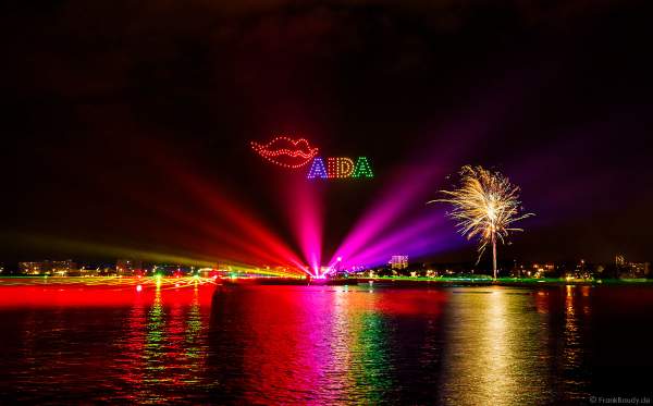 STERNENZAUBER ÜBER KIEL mit Drohnenshow, Feuerwerk und einer Laser- und Lichtshow als Abschlussinszenierung der Kieler Woche 2021 von AIDA Cruises
