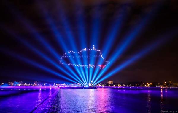 STERNENZAUBER ÜBER KIEL mit Drohnenshow und einer Laser- und Lichtshow als Abschlussinszenierung der Kieler Woche 2021 von AIDA Cruises