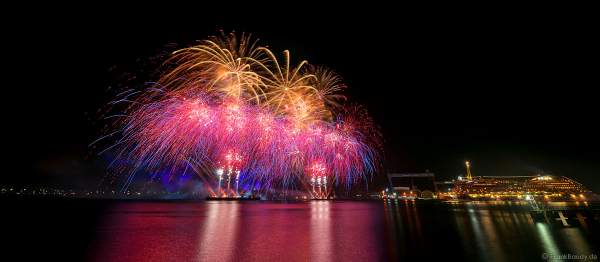 STERNENZAUBER ÜBER KIEL mit Feuerwerk als Abschlussinszenierung der Kieler Woche 2021 von AIDA Cruises