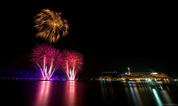 STERNENZAUBER ÜBER KIEL mit Feuerwerk als Abschlussinszenierung der Kieler Woche 2021 von AIDA Cruises