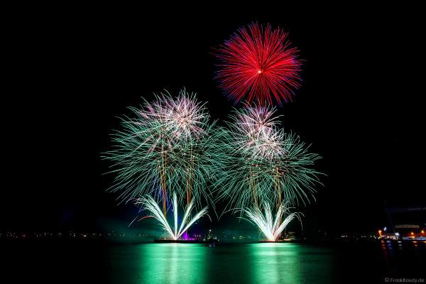 STERNENZAUBER ÜBER KIEL mit Feuerwerk als Abschlussinszenierung der Kieler Woche 2021 von AIDA Cruises