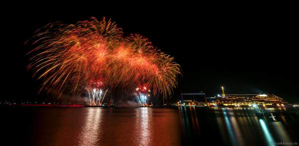 STERNENZAUBER ÜBER KIEL mit Feuerwerk als Abschlussinszenierung der Kieler Woche 2021 von AIDA Cruises