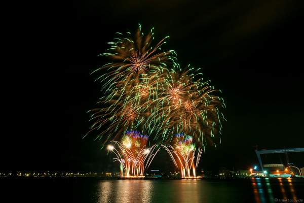 STERNENZAUBER ÜBER KIEL mit Feuerwerk als Abschlussinszenierung der Kieler Woche 2021 von AIDA Cruises