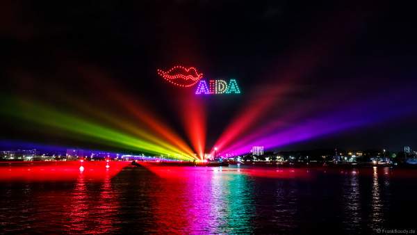 STERNENZAUBER ÜBER KIEL mit Drohnenshow und einer Laser- und Lichtshow als Abschlussinszenierung der Kieler Woche 2021 von AIDA Cruises