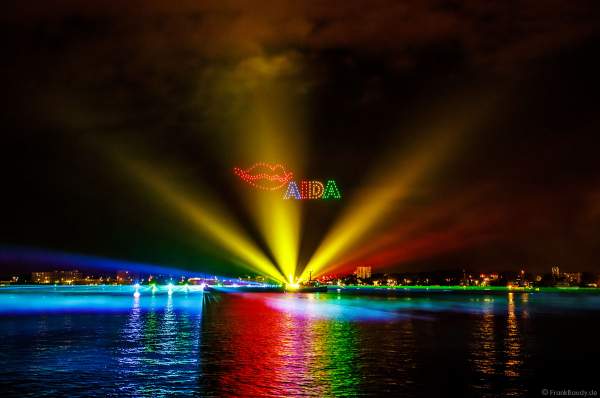 STERNENZAUBER ÜBER KIEL mit Drohnenshow und einer Laser- und Lichtshow als Abschlussinszenierung der Kieler Woche 2021 von AIDA Cruises