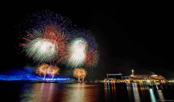 STERNENZAUBER ÜBER KIEL mit Feuerwerk als Abschlussinszenierung der Kieler Woche 2021 von AIDA Cruises