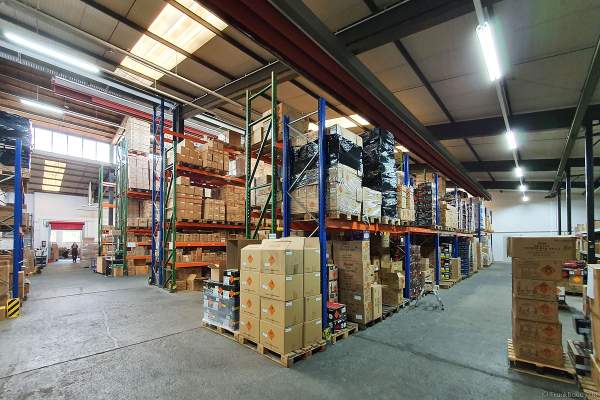 Das riesige Hochregallager für Silvesterfeuerwerk der Firma Beisel Pyrotechnik in Wiesloch