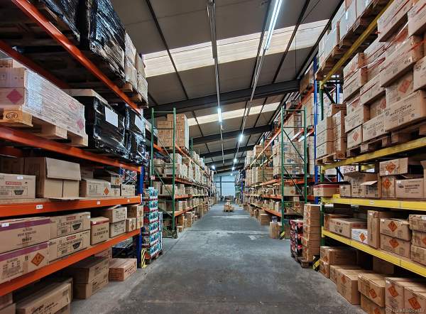 Das riesige Hochregallager für Silvesterfeuerwerk der Firma Beisel Pyrotechnik in Wiesloch